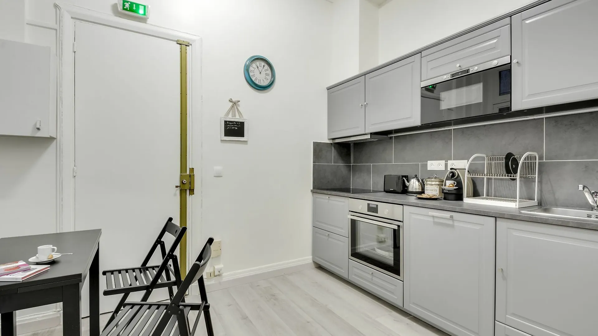 Sweet Inn Apartments Champs Elysees II Paris 0*,  Frankreich